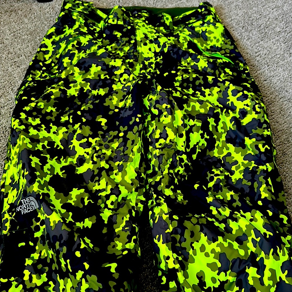 The North Face Youth XL ski/snowboarding pants. EZ Grow adjustable waist.